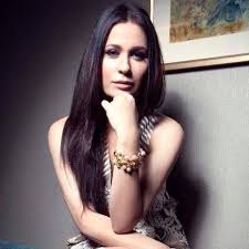  فنکار دی مَوت اُتے پیسے کمائے جاندے نیں، فنکاراں نُوں زندگی وچ کوئی نہیں پُچھدا: نوشین شاہ۔۔۔۔٭ رویل نیوز٭