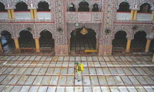 جمعے دی نماز روکنا آمرانا ڈھنگ اے،عالماں  دا کرفیو توں انکار ــــــــ رویل