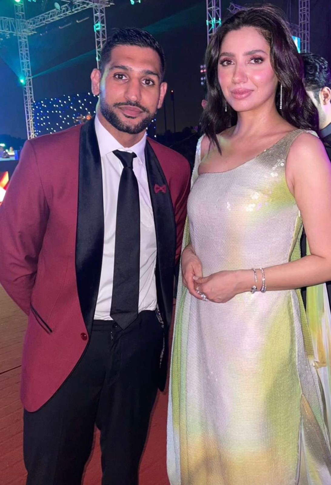 ماہرہ خان دی باکسر عامر خان دے نال تصو یر وائرل……٭رویل خبر٭