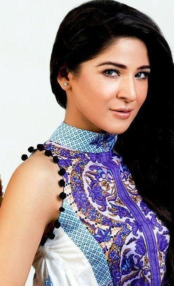 فنکاراں نُوں اپنے خیالاں دا اظہار کرن دیو: عائشہ عمر ……٭رویل نیوز٭